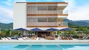 2 piscinas externas