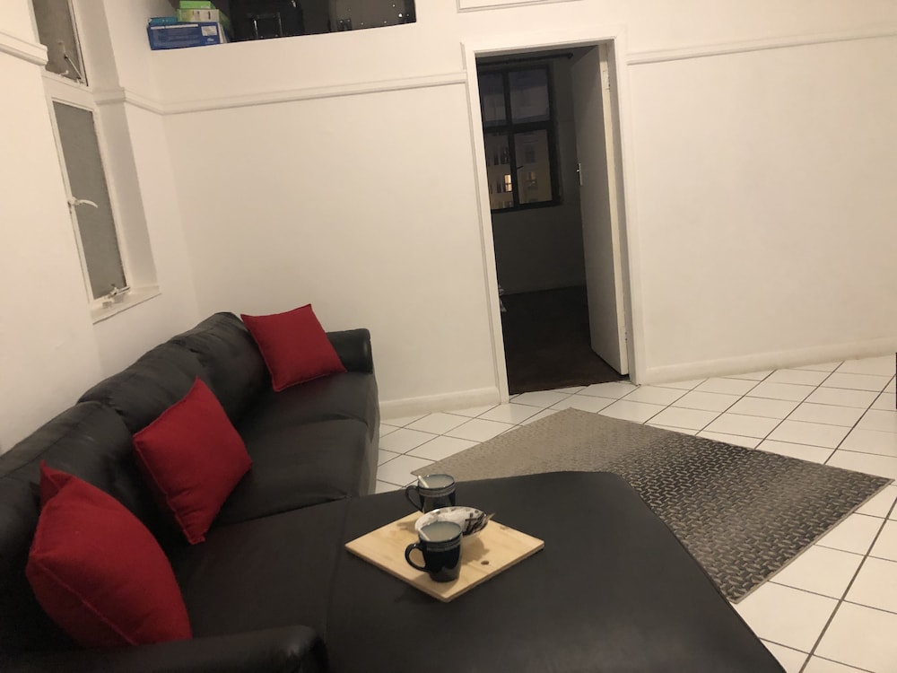 Foto - Foools Inn - Trendy Rooms available in the Heart of Sea Point!