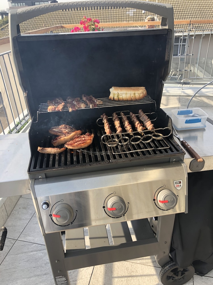 Foto - Foools Inn - Trendy Rooms available in the Heart of Sea Point!