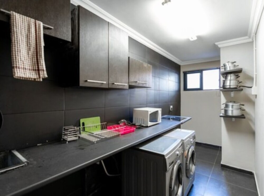 Foto - Foools Inn - Trendy Rooms available in the Heart of Sea Point!