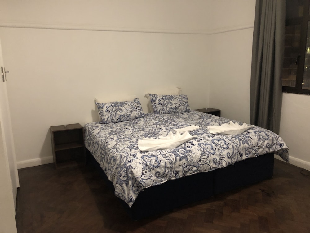 Foto - Foools Inn - Trendy Rooms available in the Heart of Sea Point!