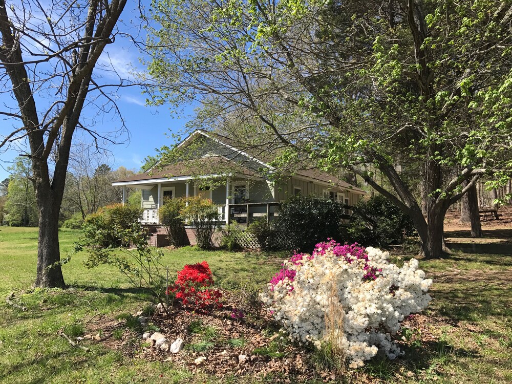 The Farmhouse in Uwharrielocated at the North Entrance to the Forest in Troy, United States