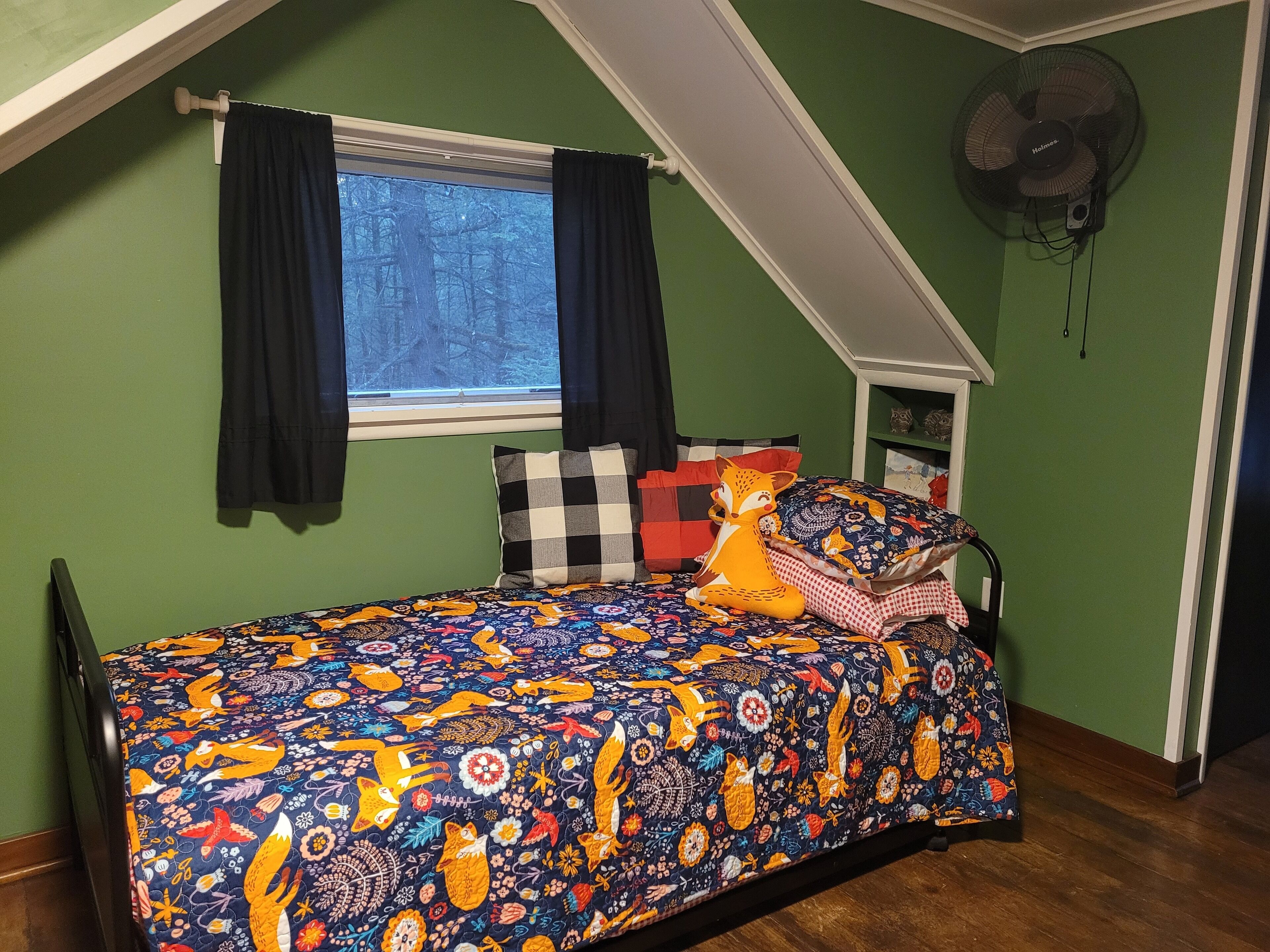 Serene Mountain Cottage on banks of McCullen Run Stream in Greensburg, United States
