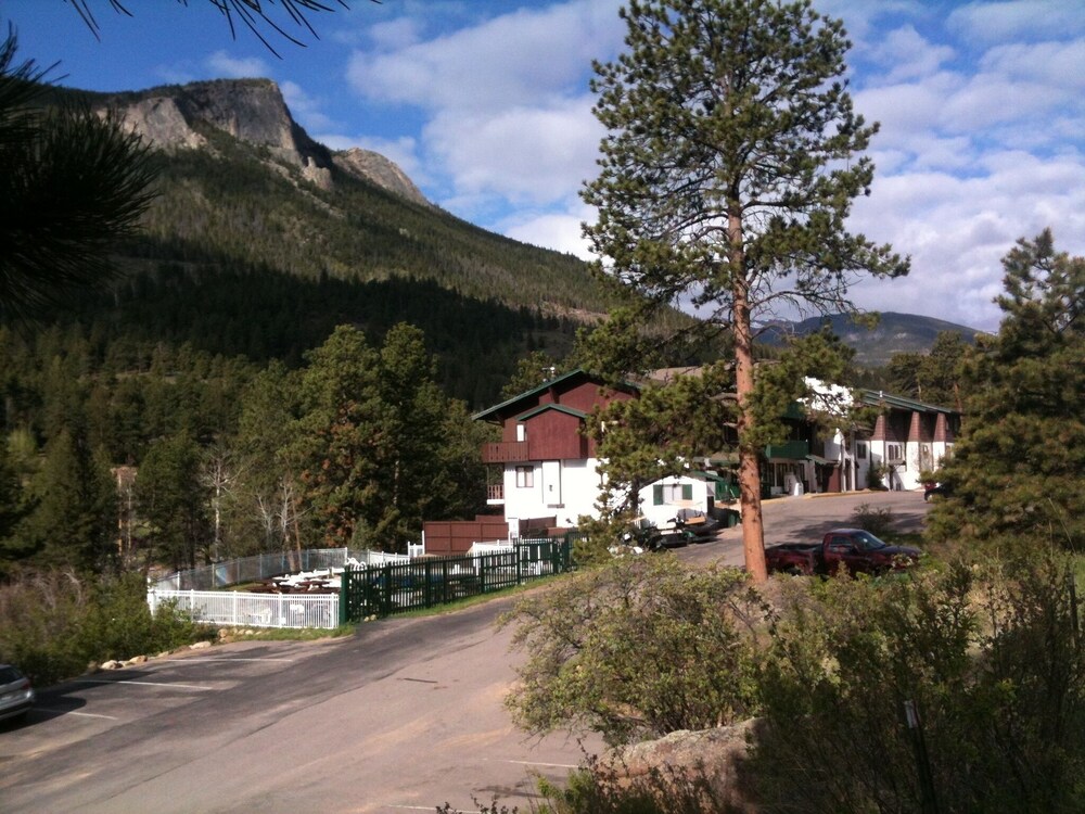 Condo on the Fall River in Estes Park, CO, Estes Park 150 Room Prices