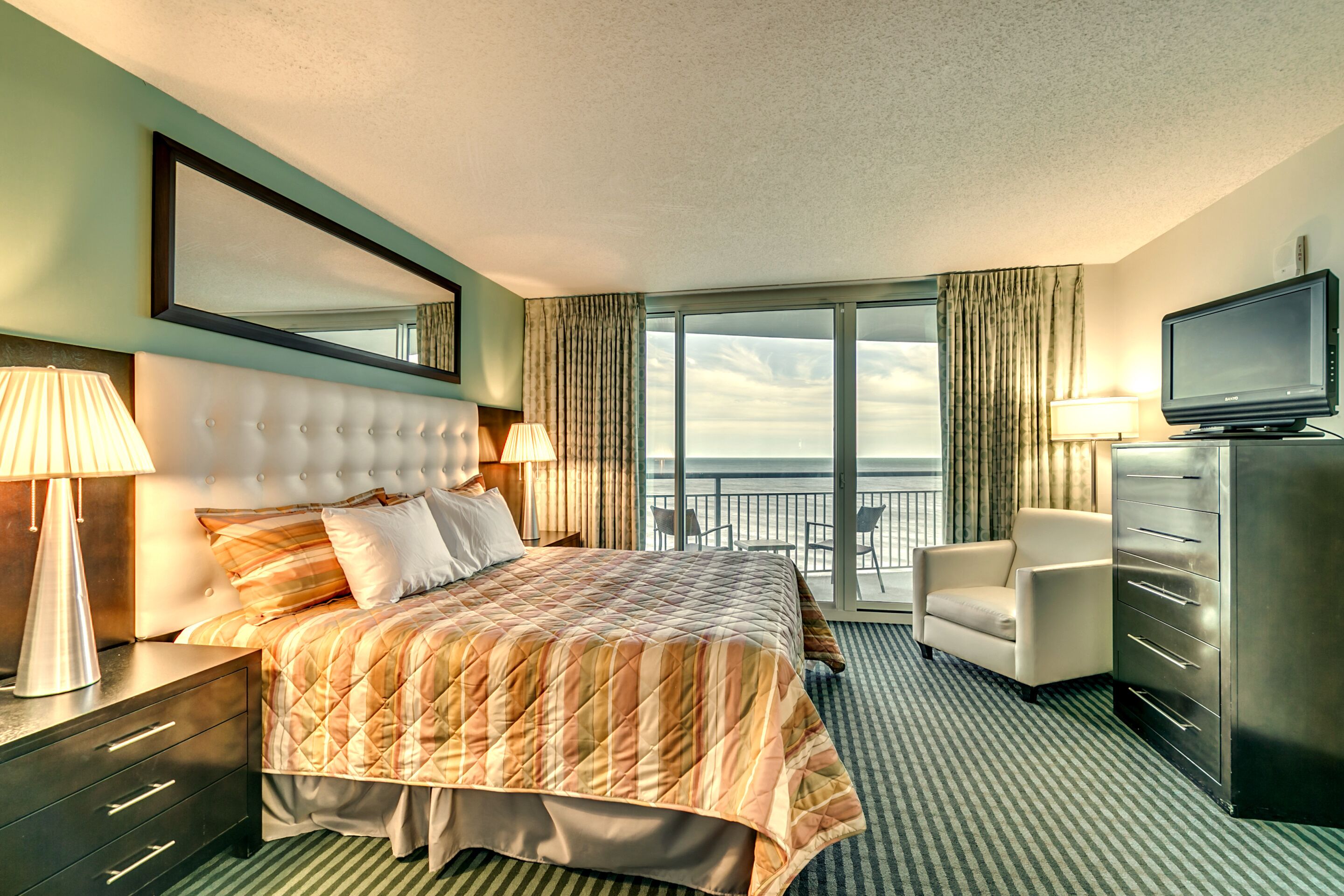 Stunning Ocean Front 2bd 2ba In Heart Of Myrtle Beach New 50 Smart Tv In Myrtle Beach Sc Expedia