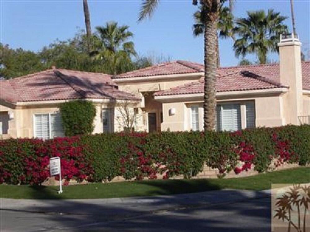 Vacation Or Coachella Festival Al 4br 10 Ppl 2018 Room Featured Image