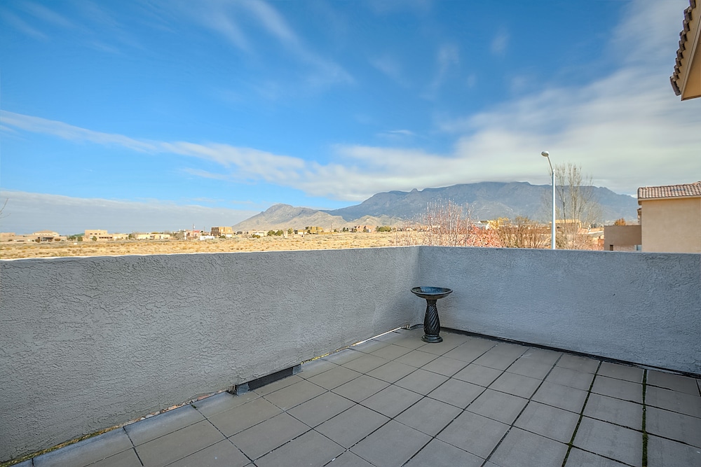 Far North East Heights Contemporary New Home Albuquerque Vrbo