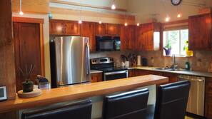 Fridge, microwave, oven, hob