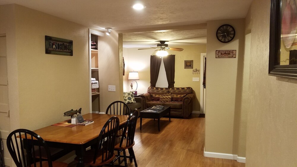 Cotter Rock Cottage, Historic Cotter AR. Near River "Trout Capital USA