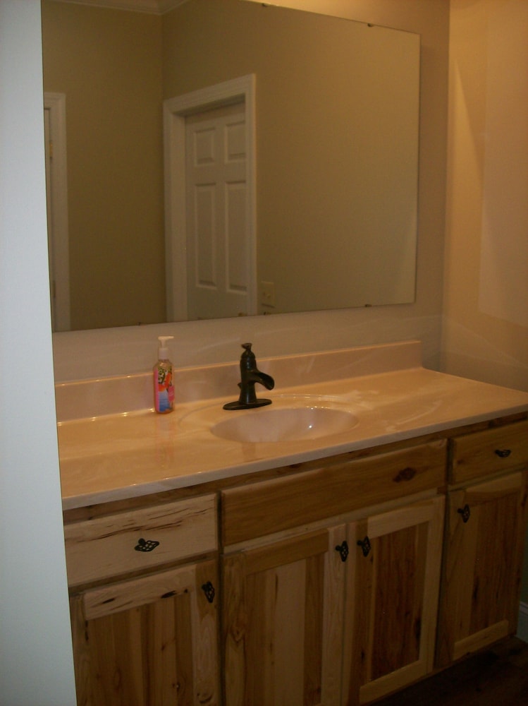 Riverfront home on South Holston River Perfect for Fishing, Hiking, Relaxing