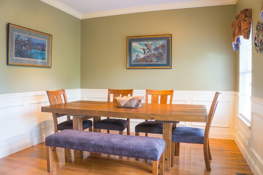 Riverfront home on South Holston River Perfect for Fishing, Hiking, Relaxing