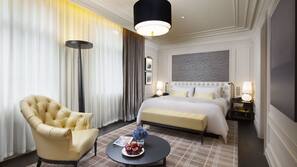 Minibar, in-room safe, desk, free WiFi