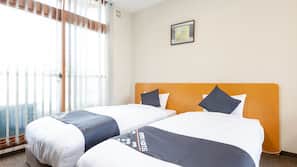 In-room safe, iron/ironing board, free WiFi, linens