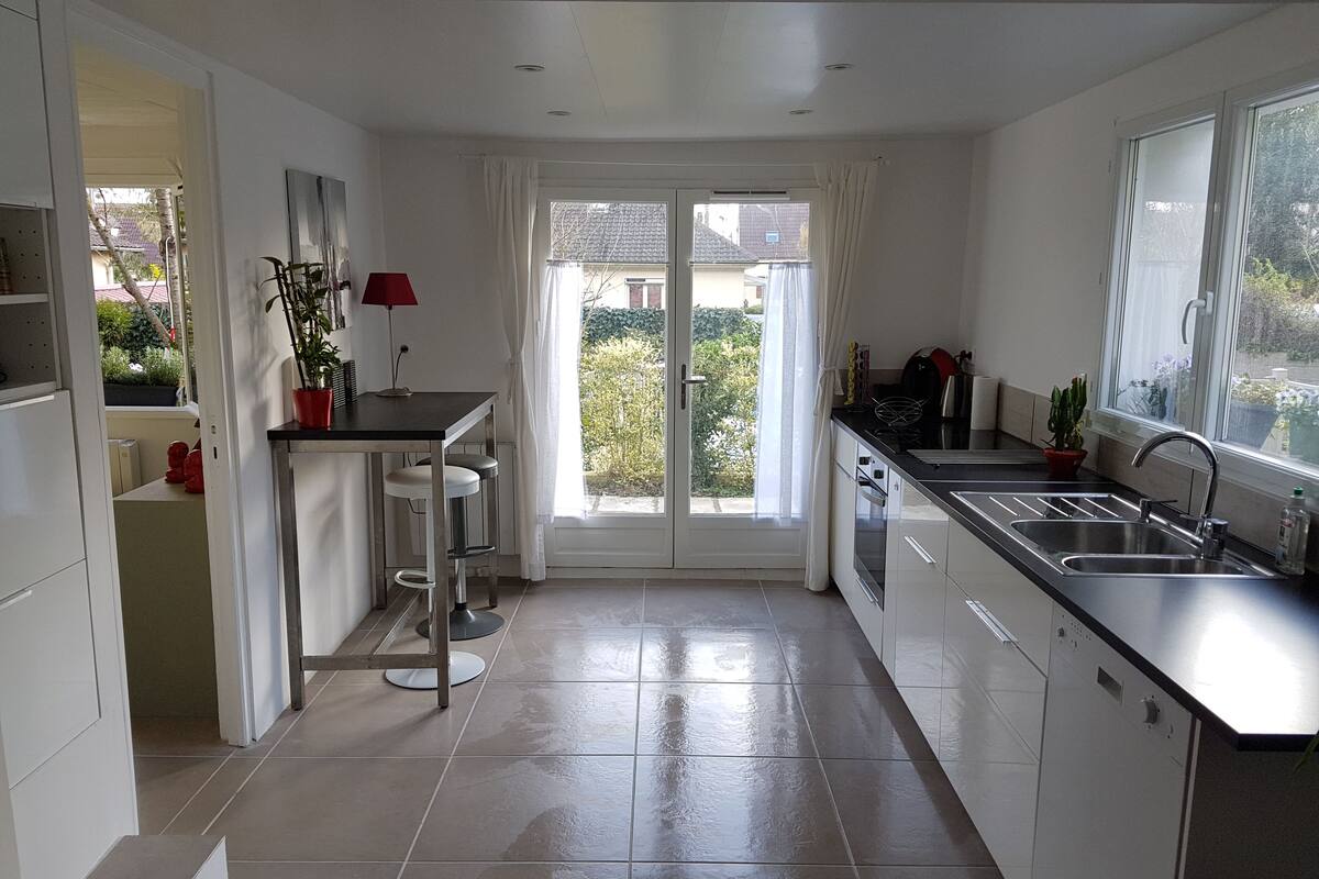 Rocks Of The Banks Of The Seine Conflans Sainte Honorine Fra Expedia Co Nz