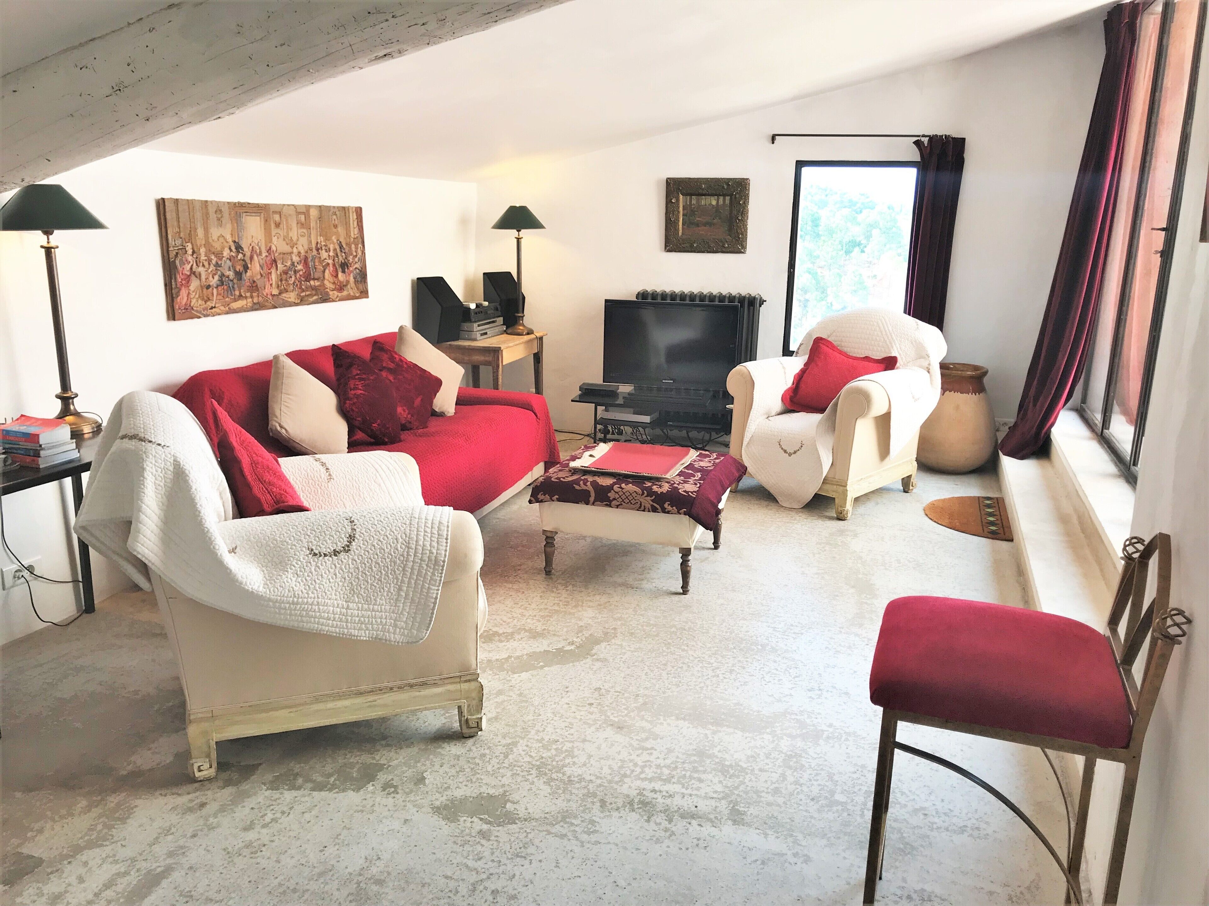 Sublime Terrace House in the Heart of the Village of Roussillon in the Luberon in Roussillon in Roussillon, France