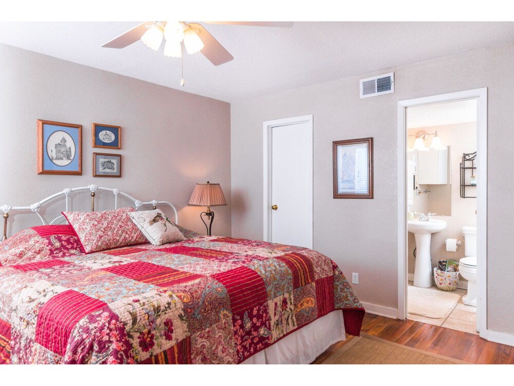 Comal Riverfront Condo w/Pool, Longest Float, Tubes Included! New