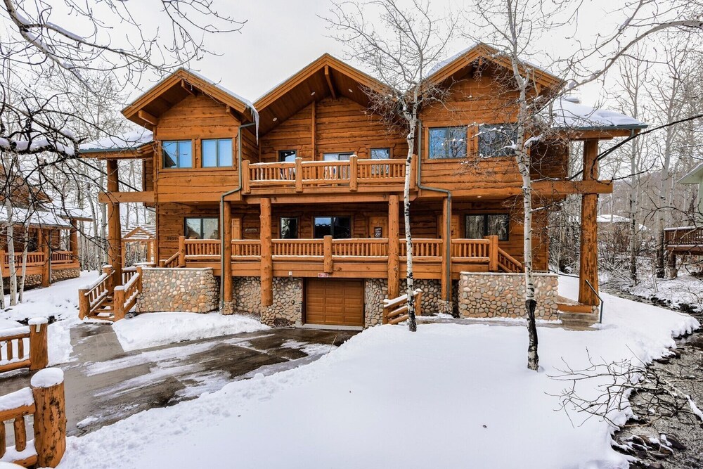 Log Cabin Luxury Retreat Walk To Canyons Gondola Sleeps 9