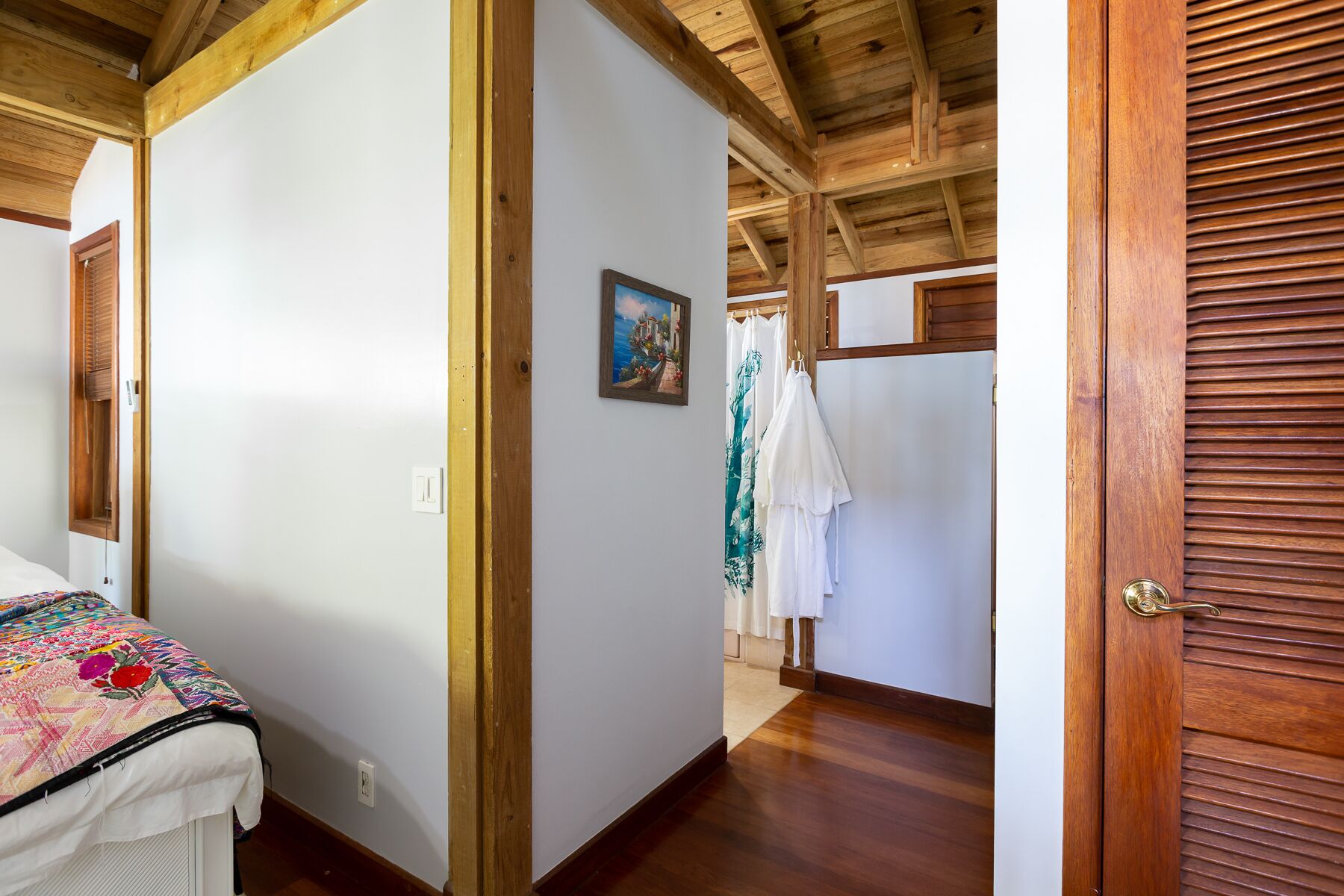 Little beach house by the Sea - Roatan Island! in Roatan in Roatan, Honduras