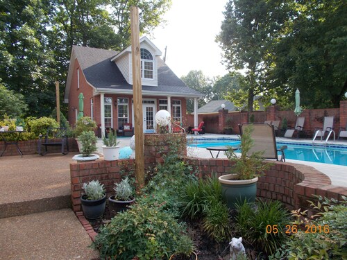 Pet Friendly Hotels In Nashville Dog From 106 Family And Pet Friendly Close To Nashville Nearby Lakes 130 Night