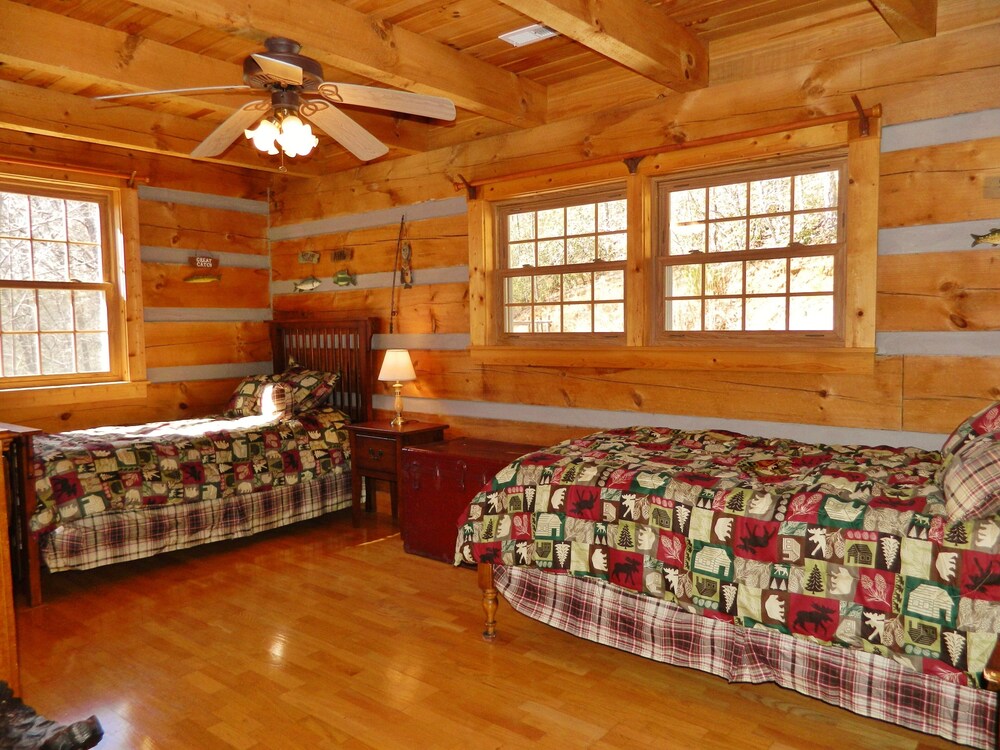 Private 3BR Cabin BRIGHT in Black Mountain Montreat FAST to Asheville
