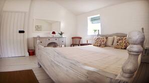 1 bedroom, iron/ironing board, WiFi, linens