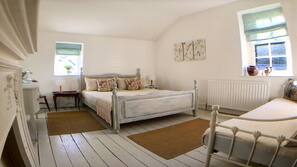 1 bedroom, iron/ironing board, WiFi, linens
