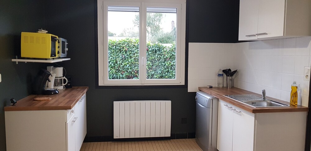 Pavilion Facing South In The Bay Near St Valery Contact