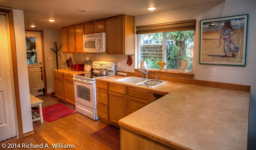 Romantic 5 star Skykomish river front home in Gold Bar Best Rates