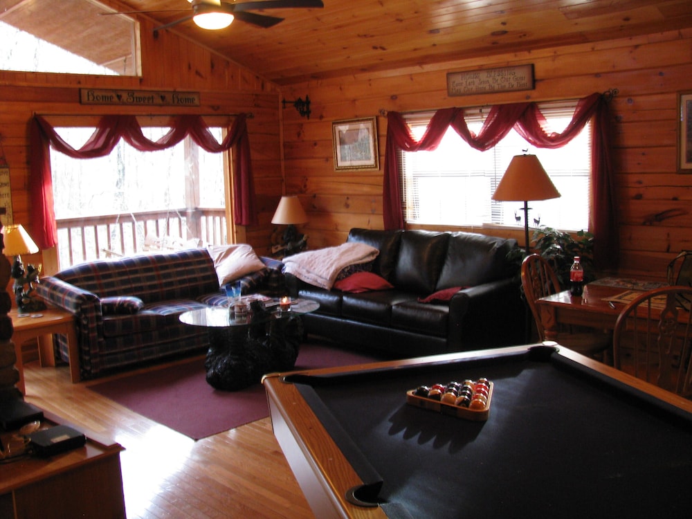 Private Cabin 10 Mins 2 G Burg Hottub Wifi Cable Clean 2