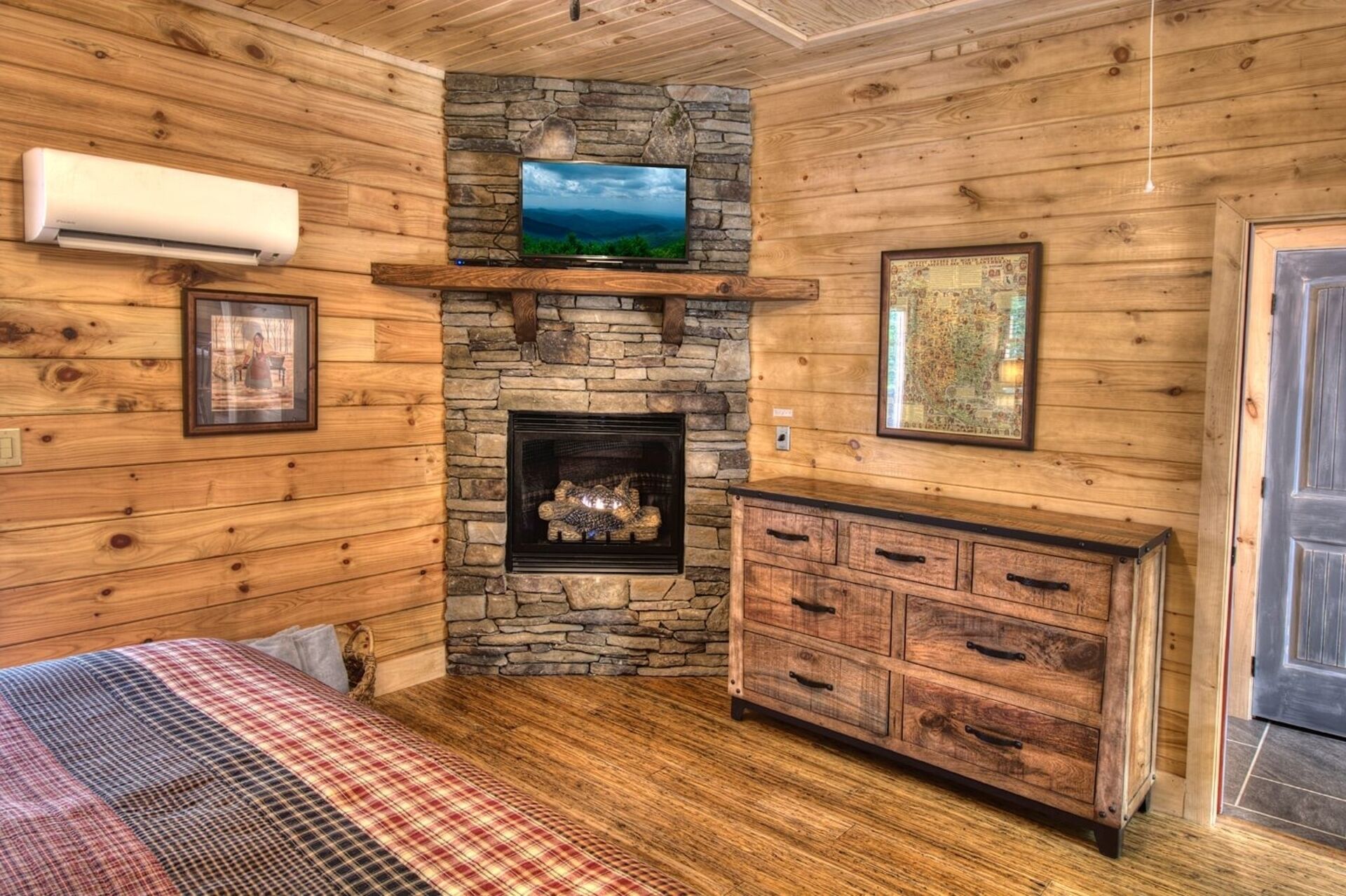 Helens Hideawaynew Luxury Honeymoon Suite-10 Min From Polar Express And Noc In Bryson City Nc Expedia