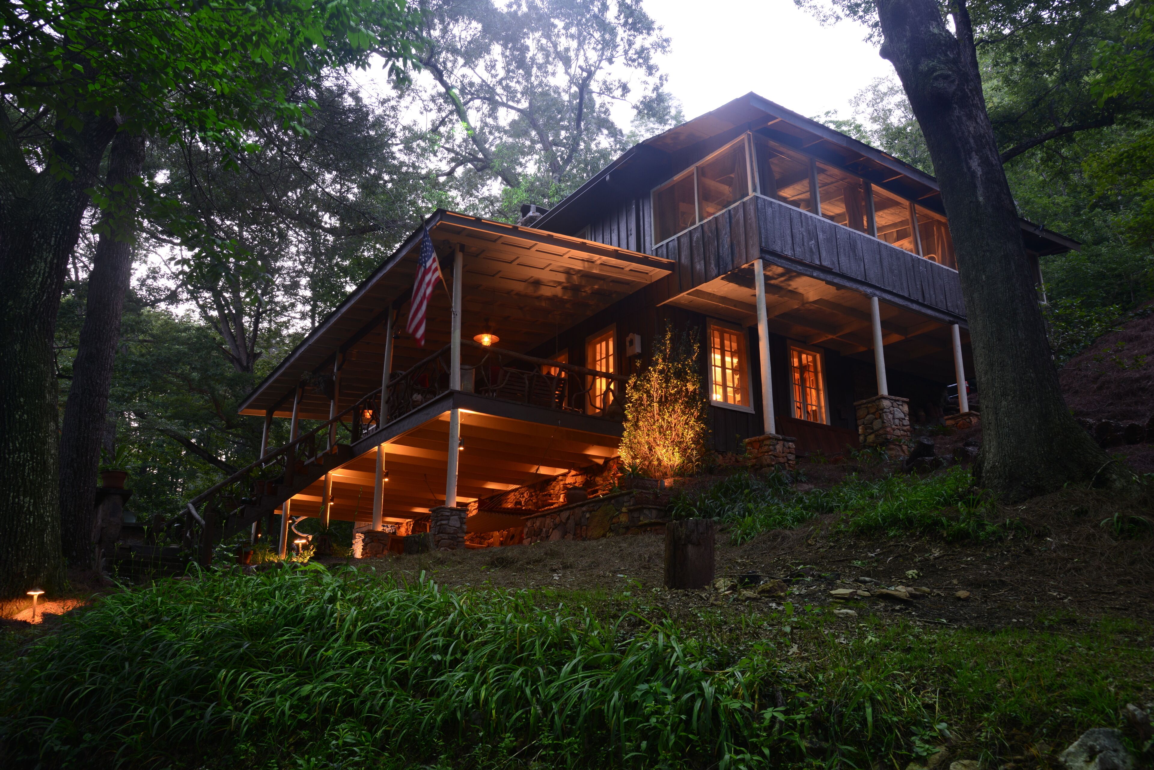 Beautifully Restored Historic Mountain Cabin A Tree House In The