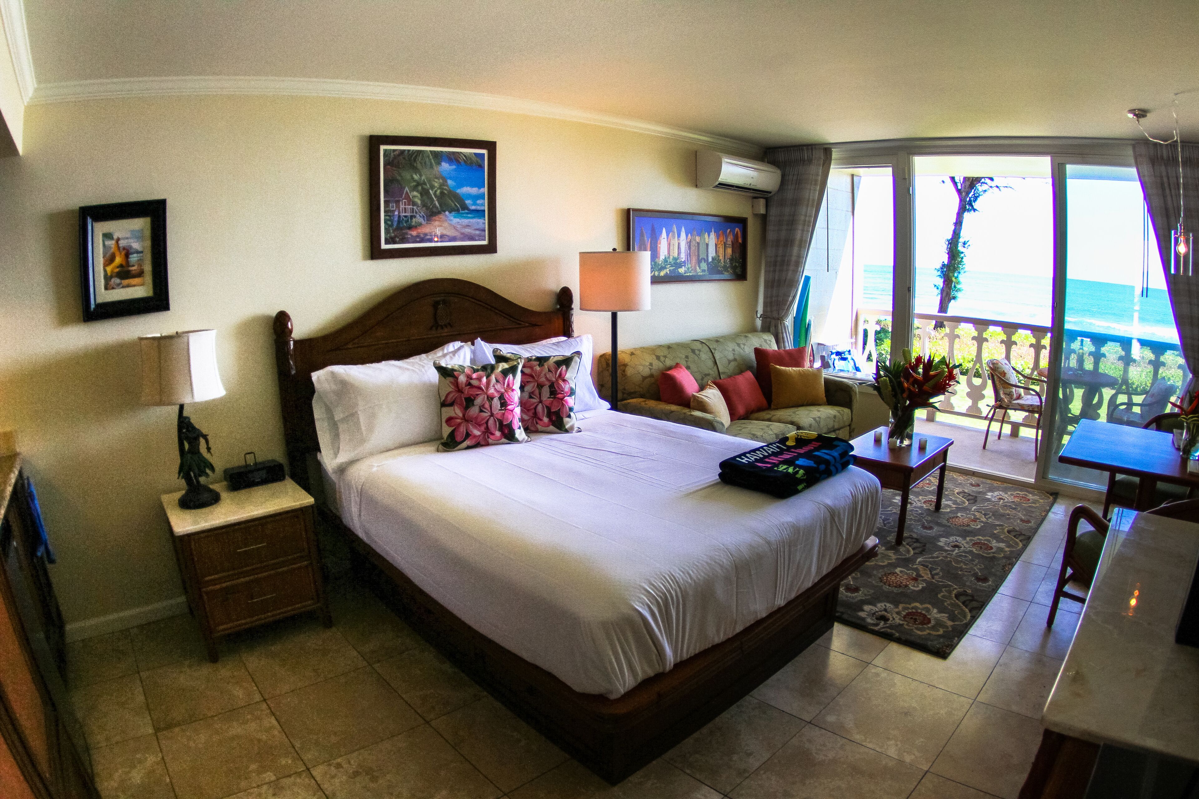 Direct Ocean & Beachfront Studio in Kapaa, United States