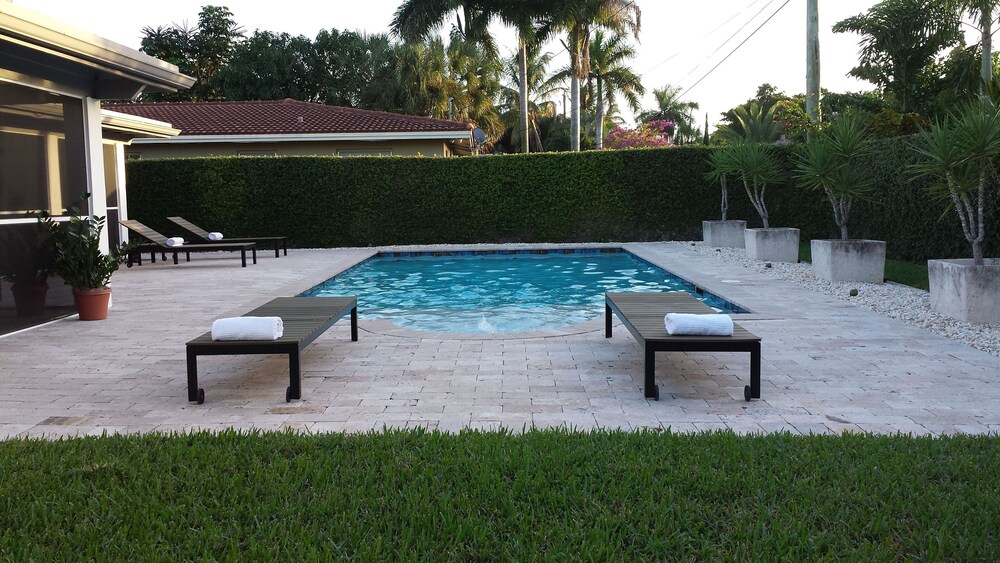 Spacious Indoor Outdoor Living With Heated Pool Fort Lauderdale Spacious Indoor Outdoor Living With Heated Pool Fort Lauderdale 2017 Reviews Hotel Booking Expedia Co In