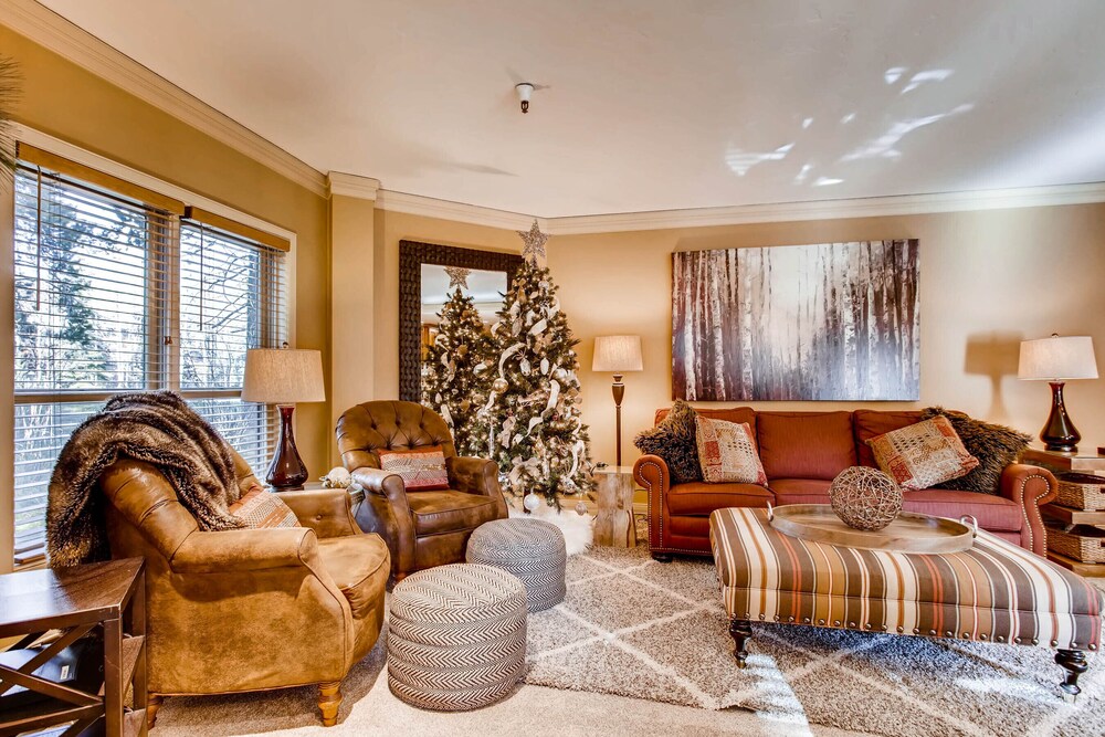 A Luxury Amazing Ski In Ski Out Mountain Side Peak 9