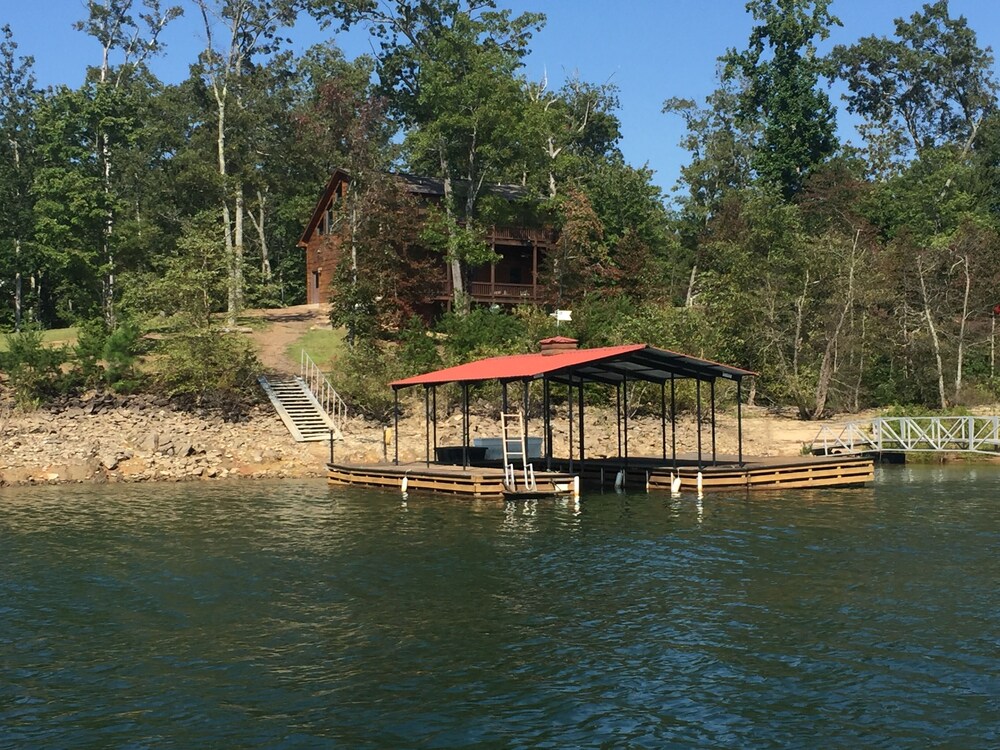 Fabulous Lake Front Cabin In The Beautiful North Ga Mountains