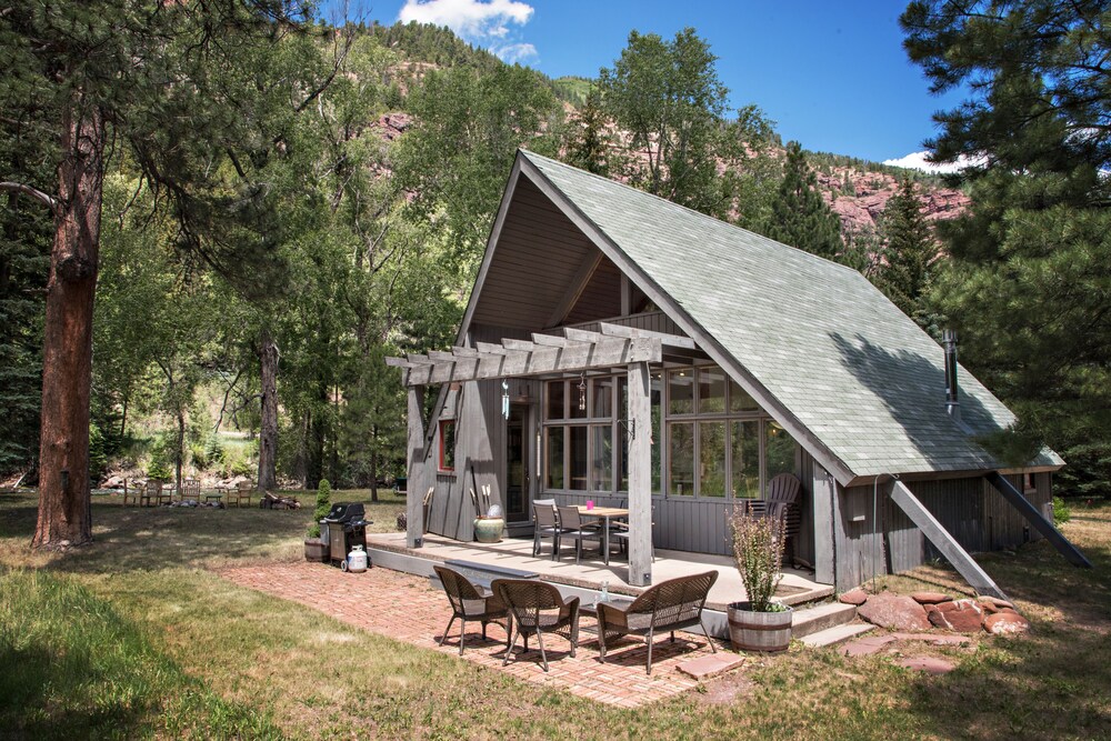 Cozy Mountain Cabin Situated On Crystal River! Fly Fisherman's Dream