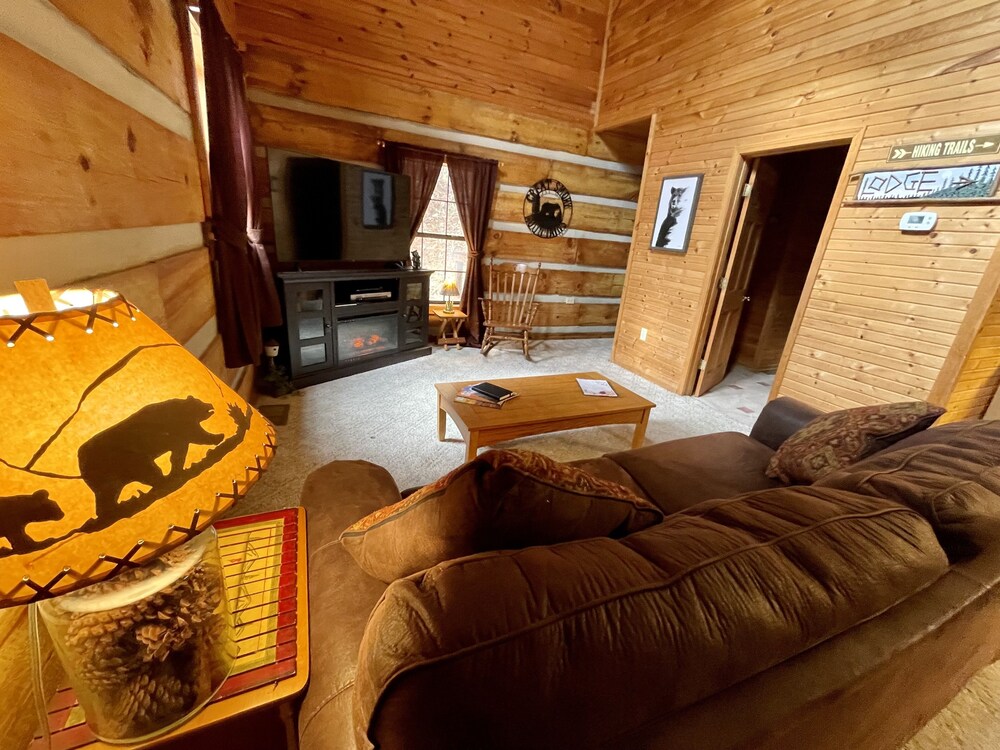 Spring is coming, imagine a smoky mountain vacation.  1 bedroom, 2 bath. 