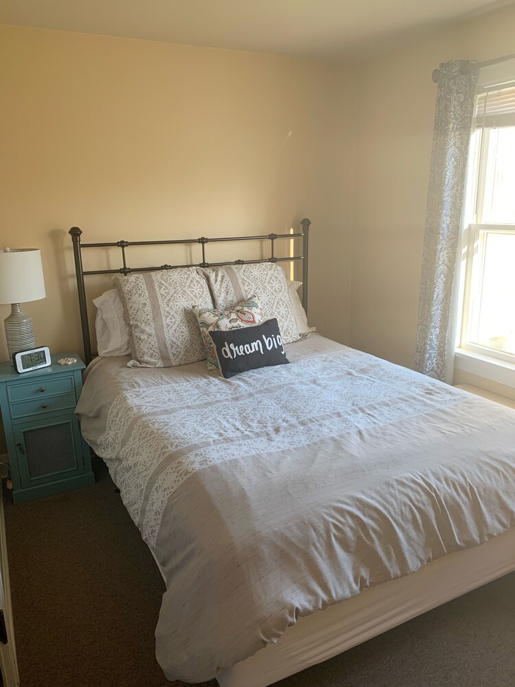 Cozy And Sparkling Clean Better Than A Hotel! Sault Ste. Marie Vrbo