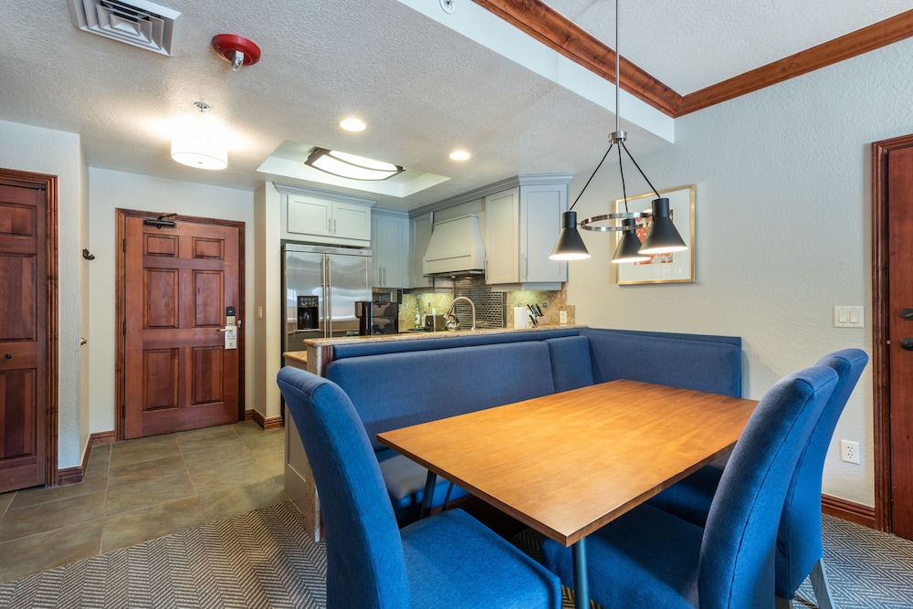 Newly renovated 775sqf 1 BDR  (adjacent to a studio 360sqf can be sold as 2 BDR)