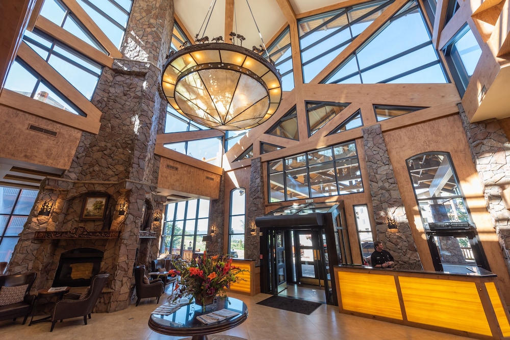 Newly renovated 775sqf 1 BDR  (adjacent to a studio 360sqf can be sold as 2 BDR)