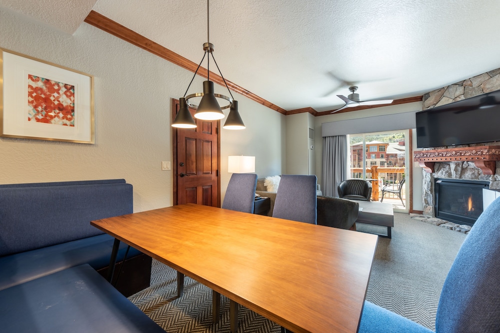 Newly renovated 775sqf 1 BDR  (adjacent to a studio 360sqf can be sold as 2 BDR)