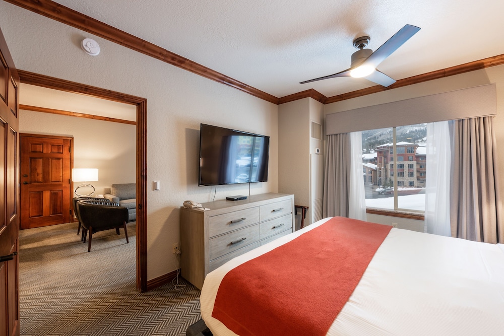 Newly renovated 775sqf 1 BDR  (adjacent to a studio 360sqf can be sold as 2 BDR)