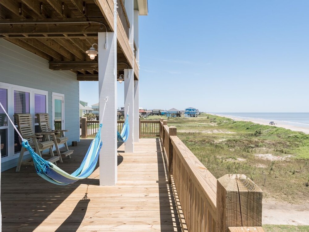 Beach Breeze, Beachfront, Linens, Dog Friendly, Fenced Yard