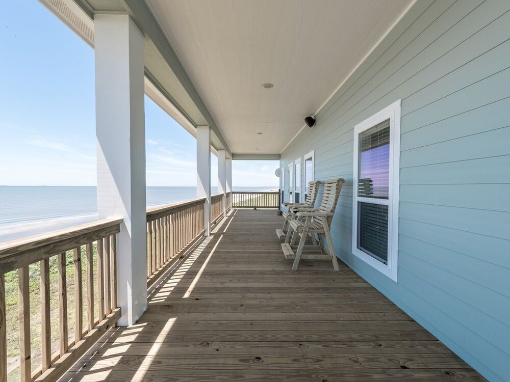 Beach Breeze, Beachfront, Linens, Dog Friendly, Fenced Yard