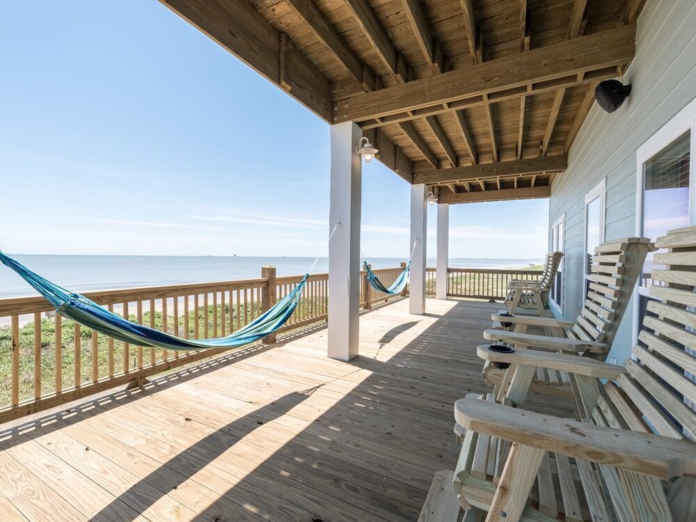 Beach Breeze, Beachfront, Linens, Dog Friendly, Fenced Yard