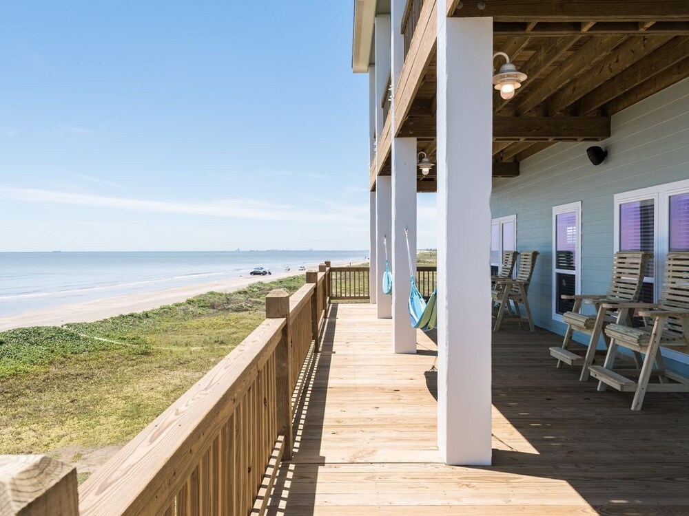 Beach Breeze, Beachfront, Linens, Dog Friendly, Fenced Yard