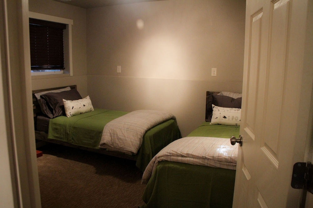 The 8th Street Retreat Looks Booked it may not be Call Us Carbondale