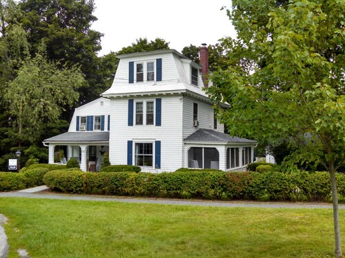 Hotels Near Williams College Williamstown Top 10 By Walk To Downtown Museums
