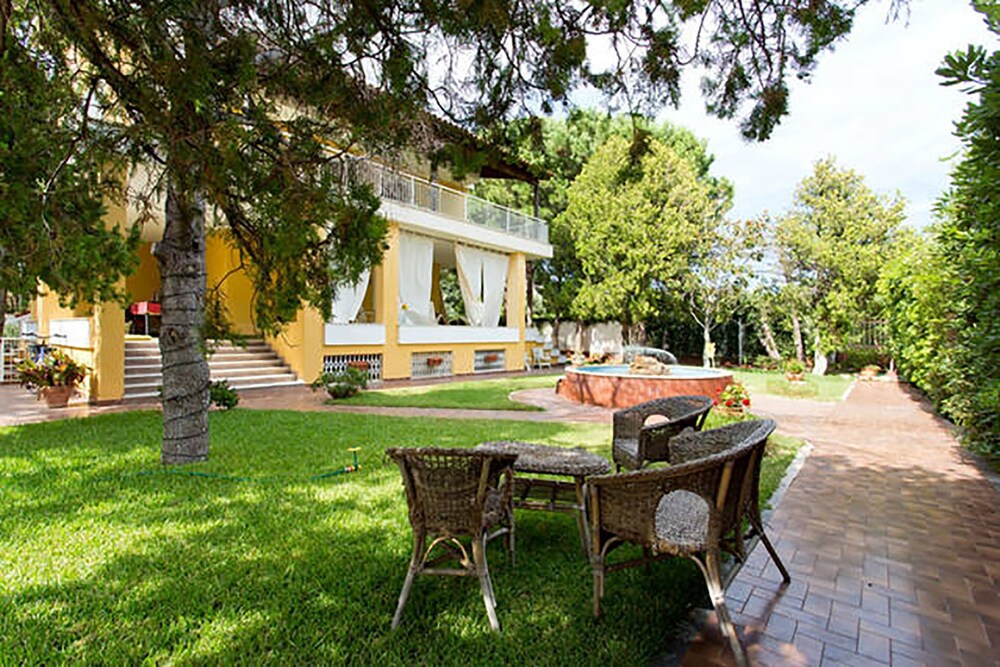 Maison Blanche Near The Beach Of Mondello In Palermo Hotel Rates Featured Image