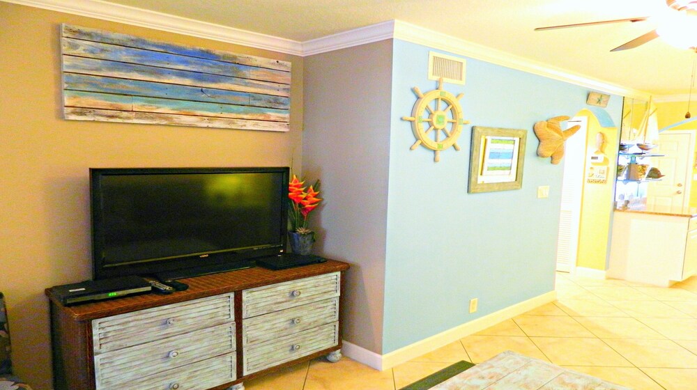 Lowest Prices 3 Beds Unique Shabby Chic Coastal Decor Sleeps 5